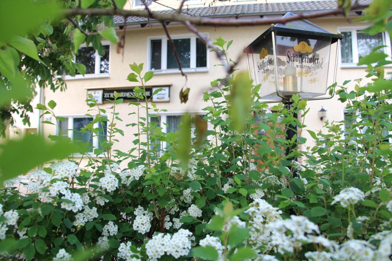 Zur Friedenseiche Hotel *